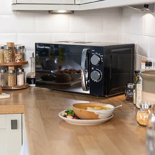 17L 700w Black Microwave with Defrost