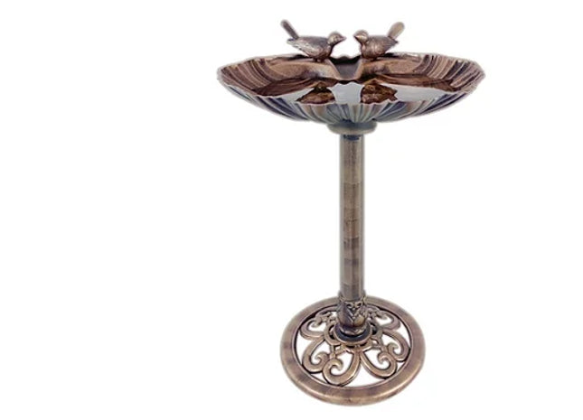 Clam Shell Bird Bath w/Stones